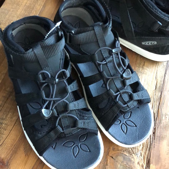 open toe keen sandals